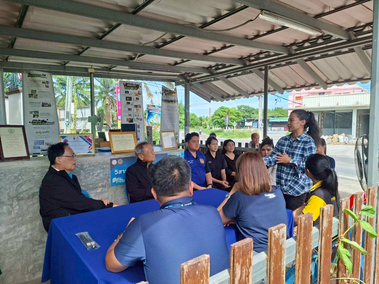 สพอ.บางบัวทอง สนับสนุนการดำเนินงานโครงการ "ด้วยจงรักและภักดี" สร้างประโยชน์ให้ชุมชน ประชาชนมีความสุข จังหวัดนนทบุรี